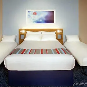 2* Hotel Travelodge Waterloo Place